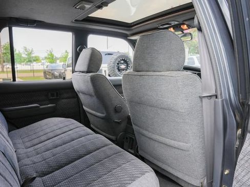 Used 1993 Toyota 4Runner SR5 AWD/4WD image 32