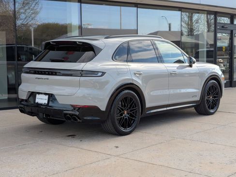 New 2026 Porsche Cayenne GTS image 9
