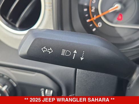 Used 2025 Jeep Wrangler Unlimited Sahara AWD/4WD image 25