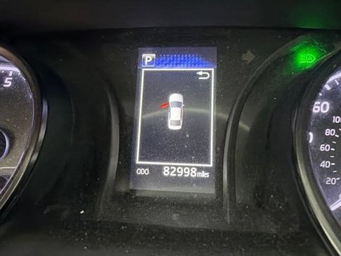 Used 2023 Toyota Camry SE FWD image 5