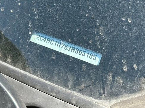 Used 2018 Chrysler Pacifica Limited w/ Advanced Safetytec Group FWD image 4