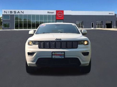 Used 2020 Jeep Grand Cherokee Altitude AWD/4WD image 8