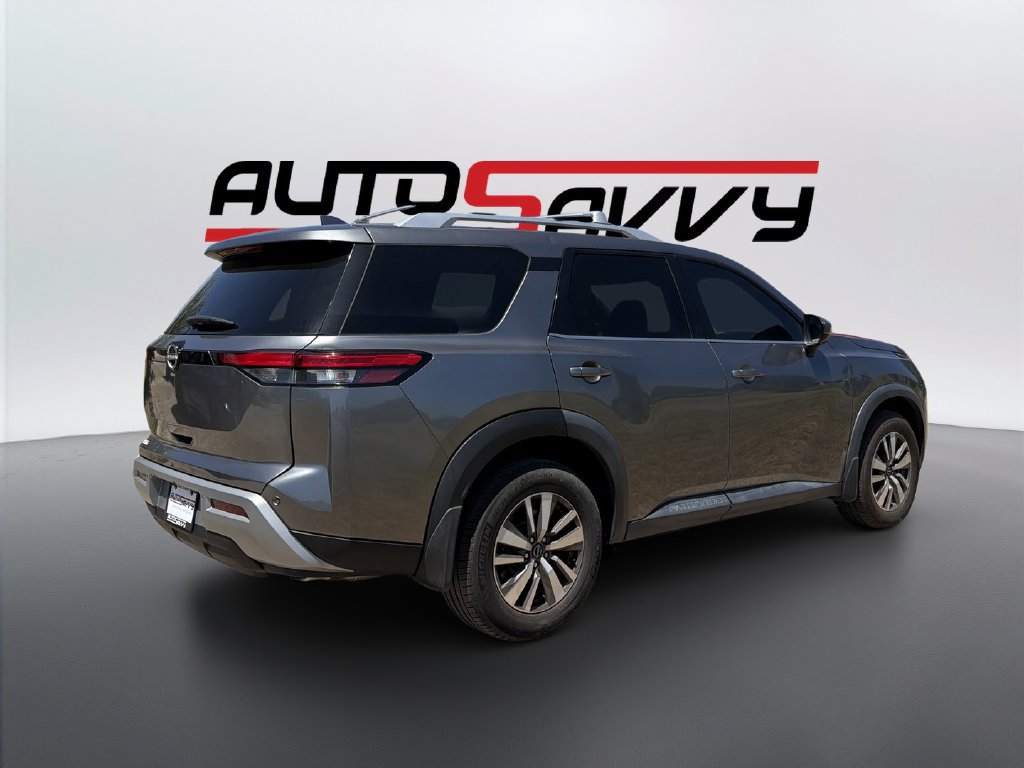 Used 2022 Nissan Pathfinder SL AWD/4WD image 5