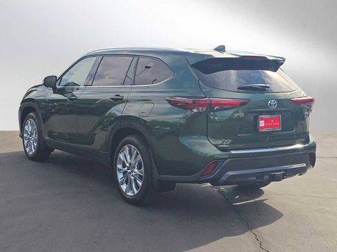 Used 2024 Toyota Highlander Limited image 5