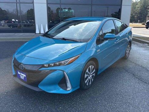 Used 2022 Toyota Prius Prime LE image 1