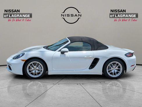 Used 2018 Porsche 718 Boxster RWD image 8