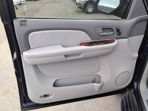 Used 2008 Chevrolet Avalanche LT w/ LT Preferred Equipment Group image 9