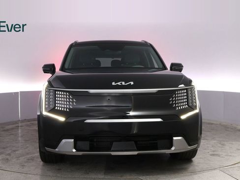 Used 2024 Kia EV9 Land AWD/4WD image 12
