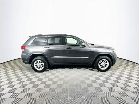 Used 2019 Jeep Grand Cherokee Laredo w/ Security & Convenience Group AWD/4WD image 11
