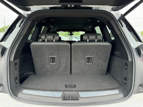Certified 2024 Cadillac XT6 Premium Luxury FWD image 9