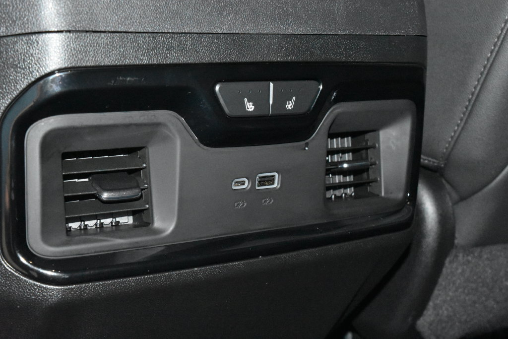 Used 2024 GMC Sierra 2500 AT4 w/ AT4 Premium Plus Package AWD/4WD image 21