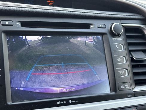 Used 2015 Toyota Highlander XLE AWD/4WD image 23