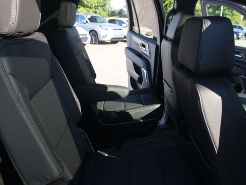Used 2026 GMC Yukon Denali w/ Sun & Power Step Package AWD/4WD image 36