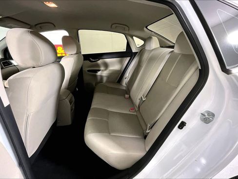 Used 2016 Nissan Sentra S image 16