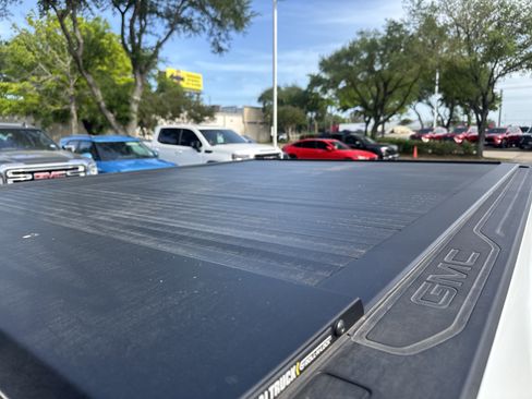 Used 2025 GMC Sierra 2500 AT4 w/ AT4 Premium Plus Package image 12