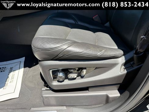 Used 2015 Cadillac Escalade ESV Platinum AWD/4WD image 30