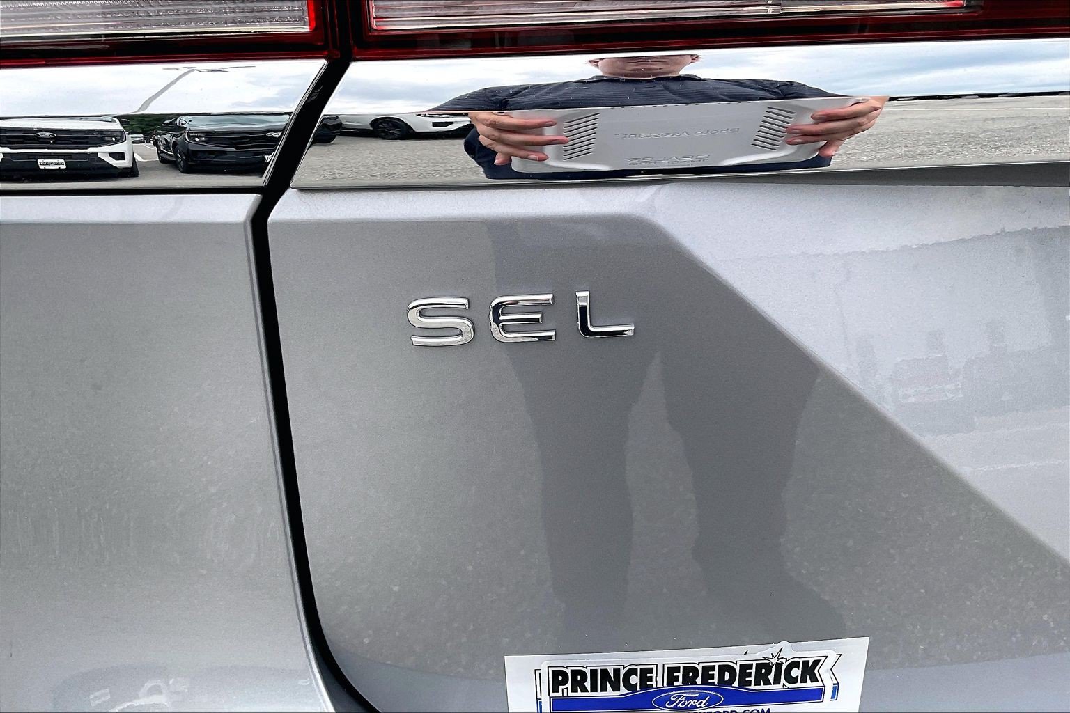 Used 2025 Volkswagen Atlas SEL AWD/4WD image 8