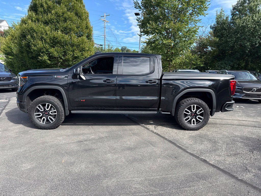 Used 2022 GMC Sierra 1500 AT4 w/ AT4 Premium Package AWD/4WD image 3