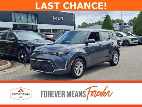 Used 2023 Kia Soul LX w/ LX Technology Package FWD image 1