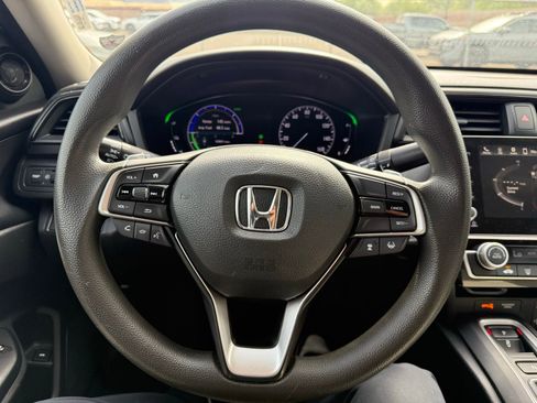 Used 2019 Honda Insight EX image 17