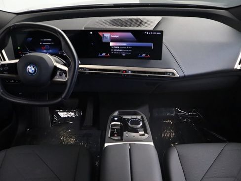 Used 2023 BMW iX xDrive50 AWD/4WD image 31