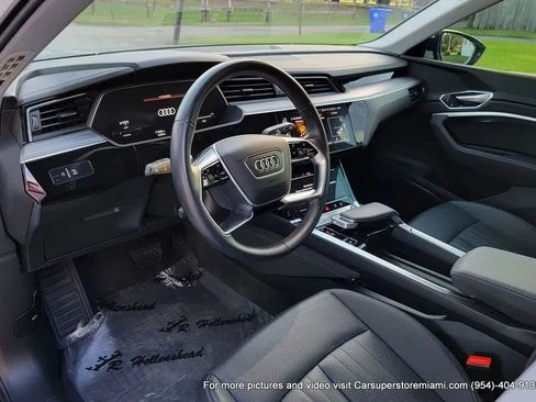 Used 2021 Audi e-tron Premium Plus w/ Premium Plus Package image 34