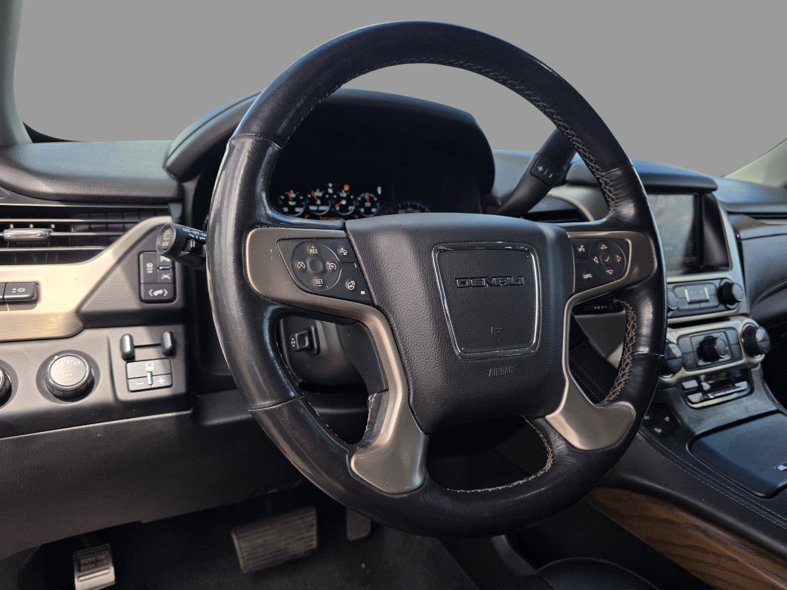 Used 2020 GMC Yukon XL Denali AWD/4WD image 10