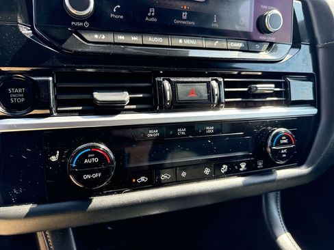 Used 2025 Nissan Pathfinder SV image 20