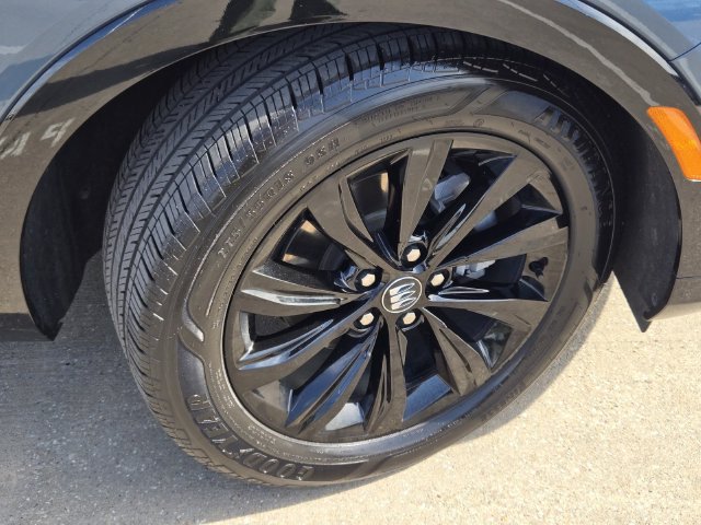 Used 2024 Buick Envista Sport Touring w/ Convenience I Package FWD image 6