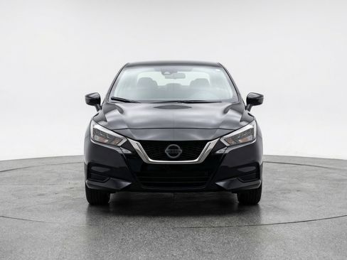 Used 2025 Nissan Versa SV FWD image 2