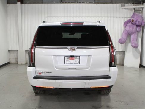 Used 2018 Cadillac Escalade ESV Luxury AWD/4WD image 32