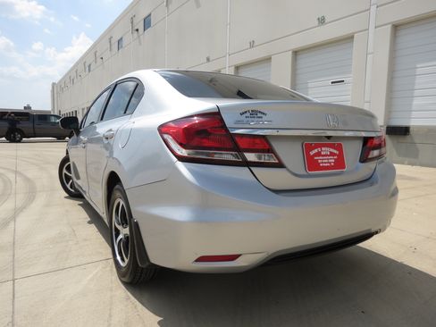 Used 2015 Honda Civic SE image 3