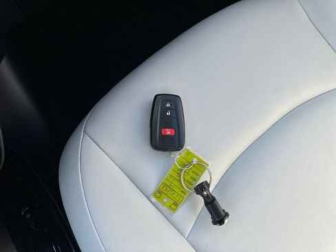 Used 2019 Toyota Prius Limited image 28