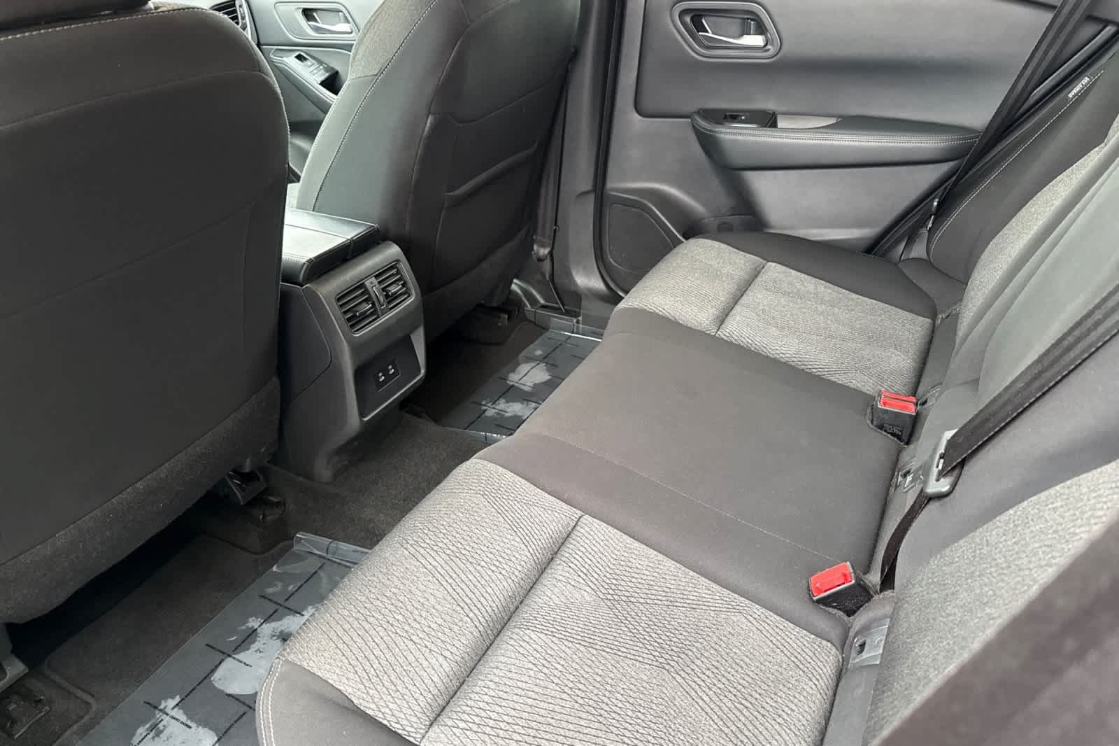 Used 2024 Nissan Rogue SV AWD/4WD image 4