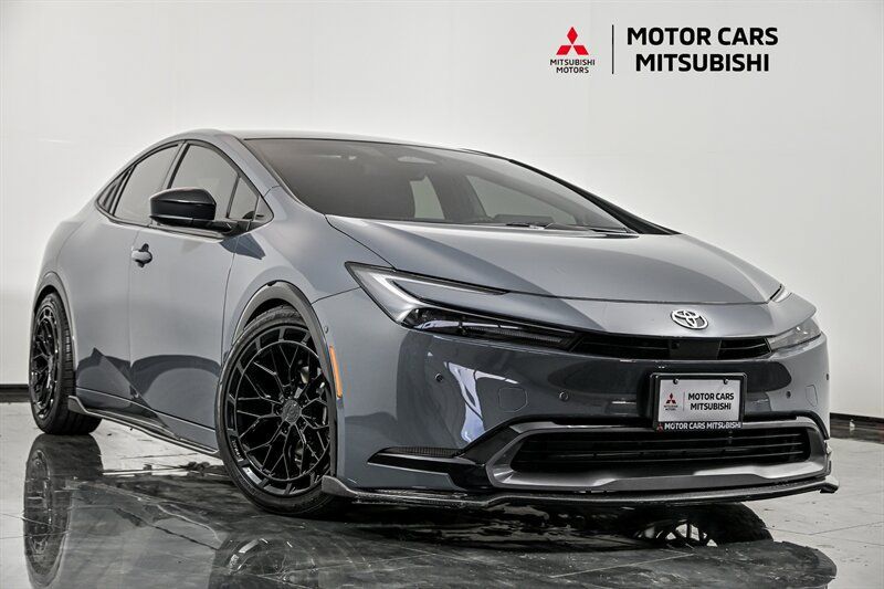 Used 2026 Toyota Prius Limited w/ Limited Premium Package FWD image 1