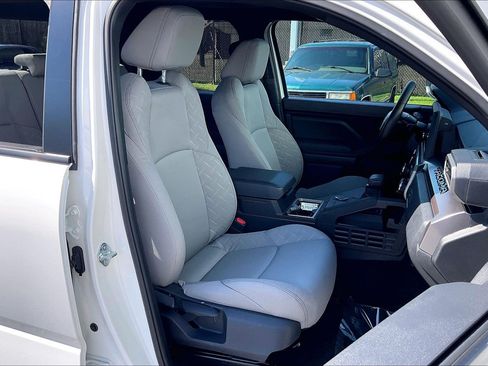 Used 2025 Toyota Tacoma SR5 RWD image 9