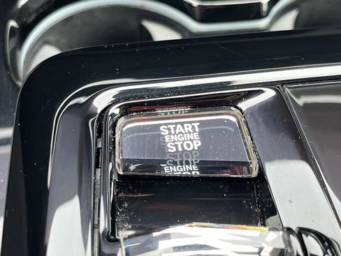 Used 2024 BMW 530i w/ Executive Package image 8