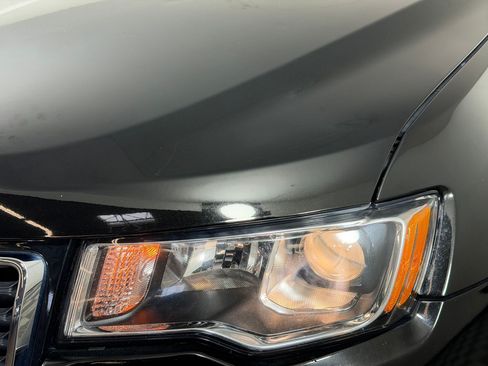 Used 2017 Jeep Grand Cherokee Limited RWD image 11