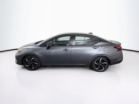 Used 2024 Nissan Versa SR FWD image 4