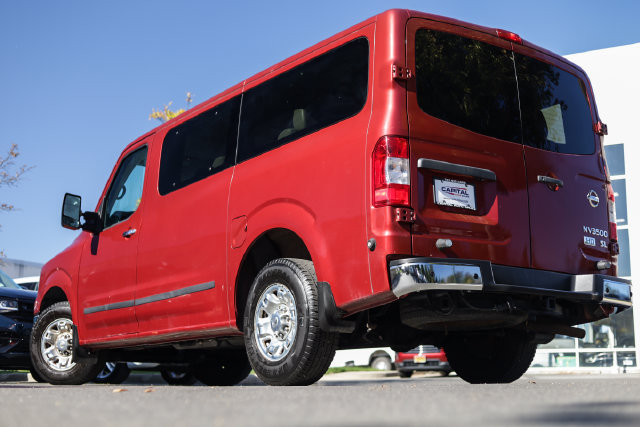 Used 2016 Nissan NV 3500 SL RWD image 2