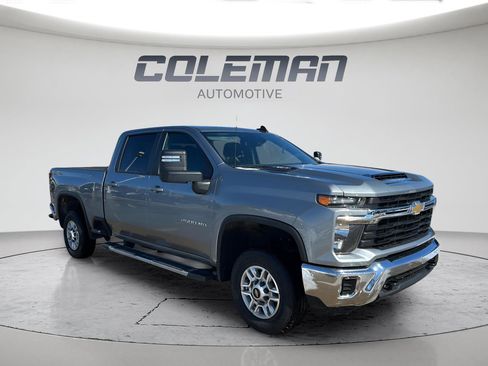 Used 2024 Chevrolet Silverado 2500 LT image 3