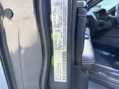 Used 2022 Jeep Grand Cherokee Overland AWD/4WD image 44