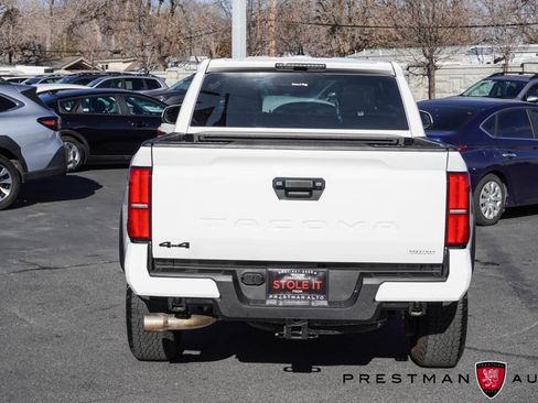 Used 2024 Toyota Tacoma TRD Off-Road image 20