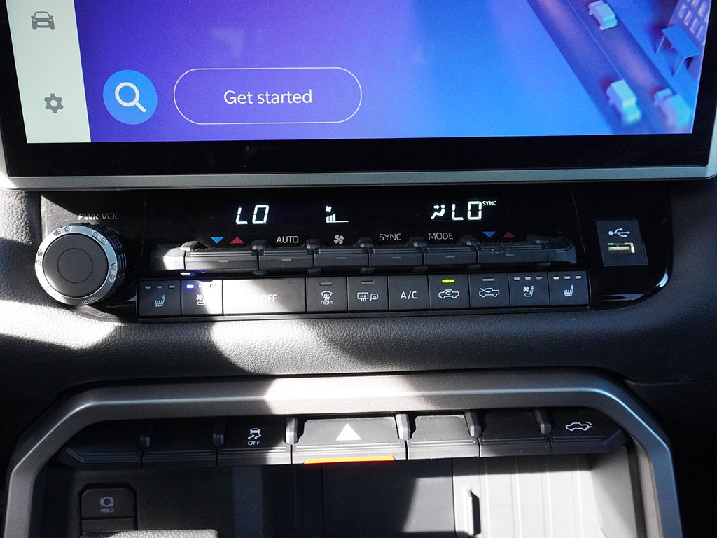 Used 2025 Toyota Tundra Limited AWD/4WD image 52