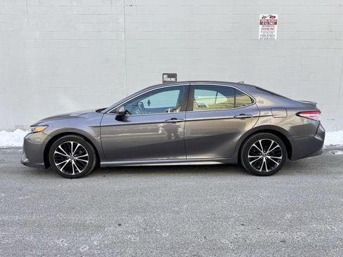 Used 2019 Toyota Camry SE image 6