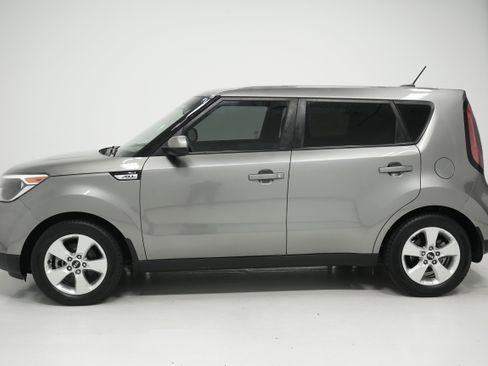 Used 2017 Kia Soul Base image 6