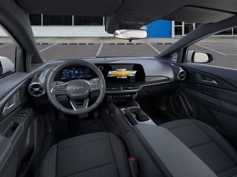 New 2026 Chevrolet Equinox EV LT image 16