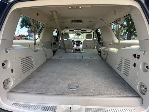 Used 2016 Cadillac Escalade ESV Luxury AWD/4WD image 25