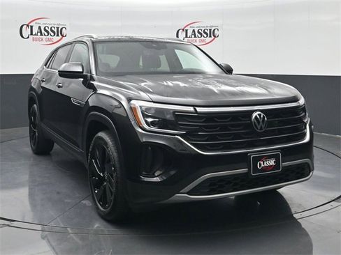 Used 2024 Volkswagen Atlas Cross Sport SE image 5