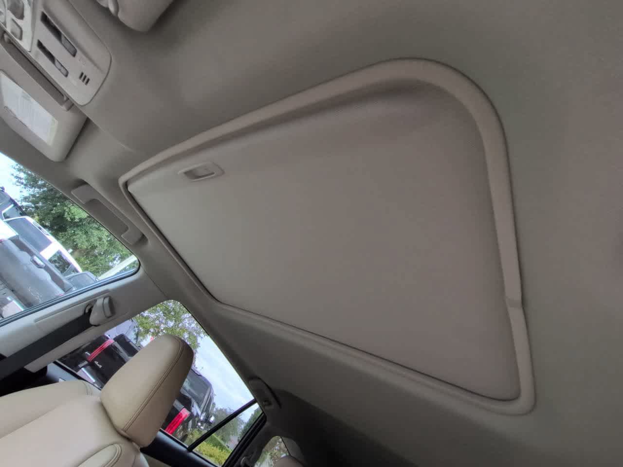 Used 2014 Toyota RAV4 Limited w/ Technology Package FWD image 19